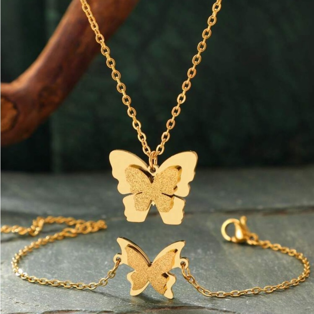 Elegant Gold Butterfly Necklace and Bracelet Set
